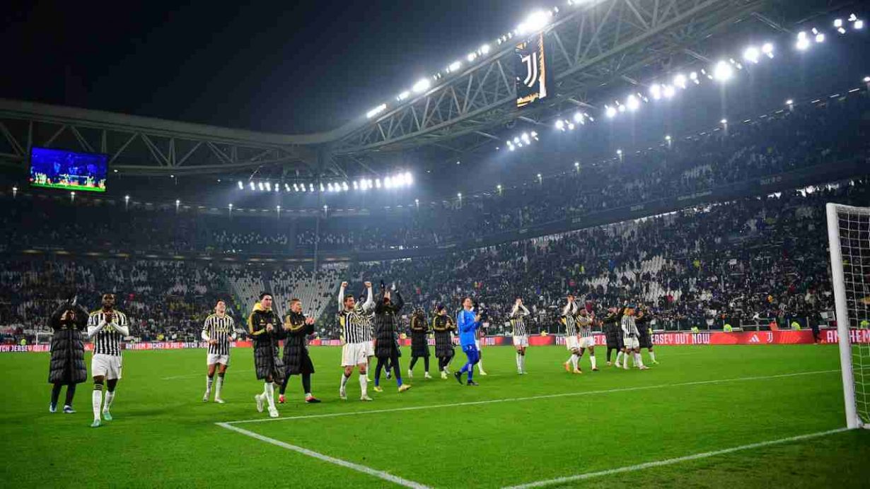 La festa dei giocatori della Juventus allo Stadium - Foto Lapresse - Jmania.it