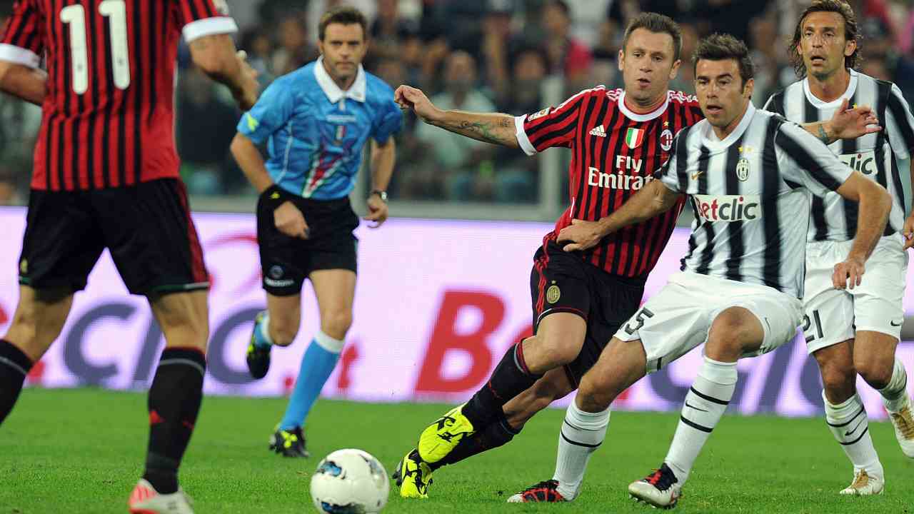 Andrea Barzagli marca Antonio Cassano in un match del 2011 - foto ANSA - JMania.it