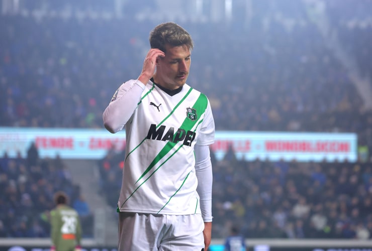 Andrea Pinamonti in campo con la maglia del Sassuolo - Foto ANSA - Jmania.it