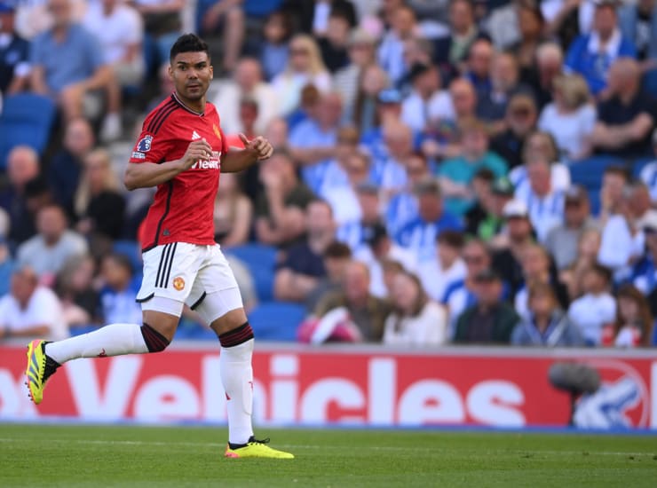 Casemiro in campo con la maglia del Manchester United - Foto ANSA - Jmania.it