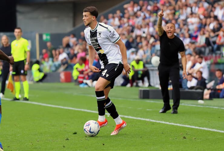 Samardzic in campo con la maglia dell'Udinese - Foto Lapresse - Jmania.it