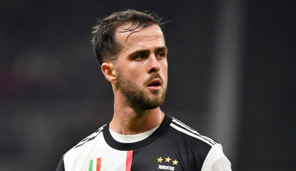 Miralem Pjanic con la maglia della Juventus - Foto Lapresse - Jmania.it