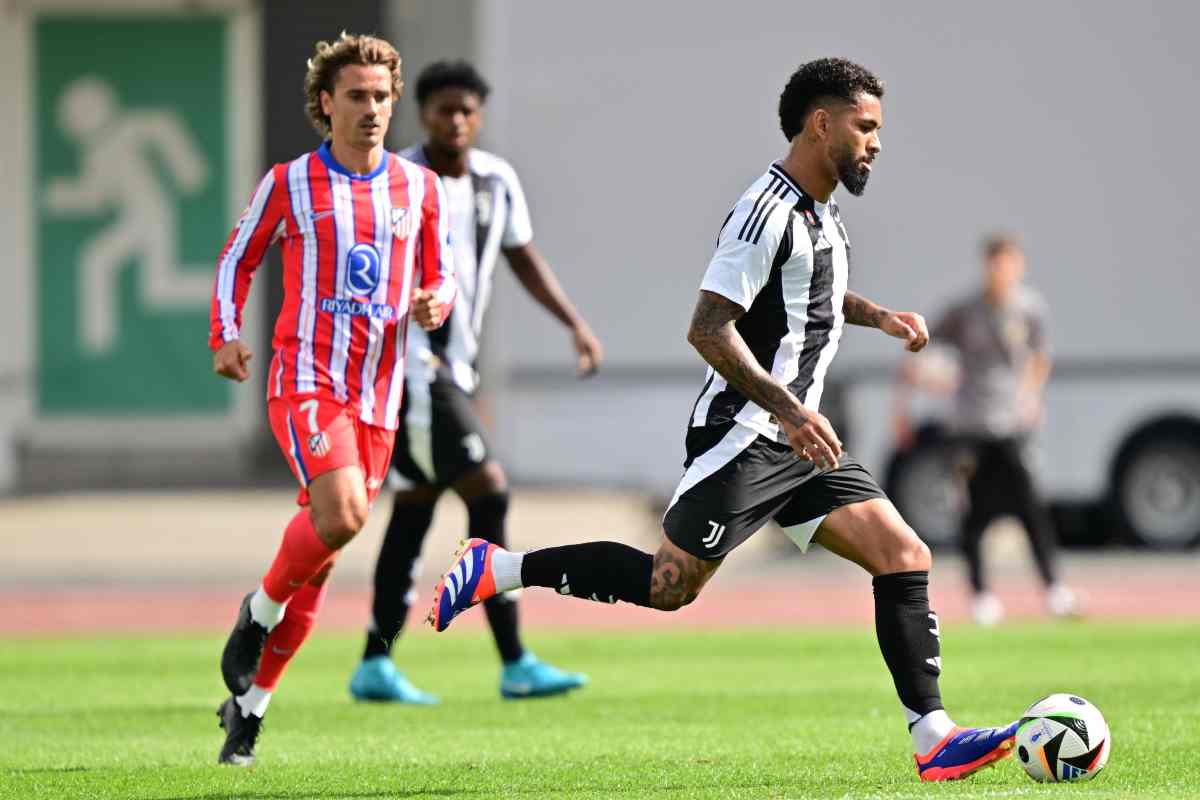 juve douglas luiz