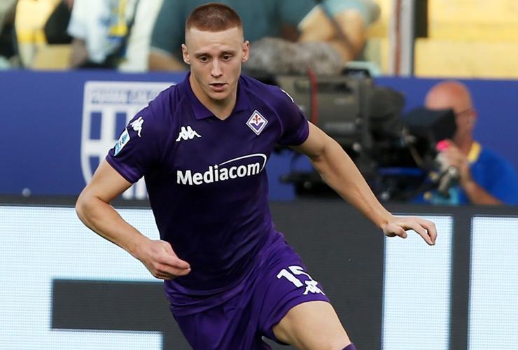 Comuzzo in campo con la maglia della Fiorentina - Foto Lapresse - Jmania.it