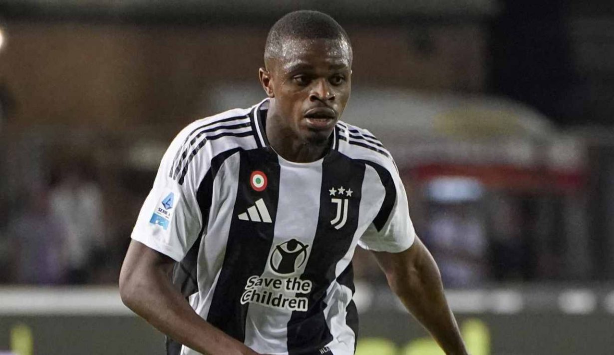 Pierre Kalulu in campo con la maglia della Juventus - Foto Lapresse - Jmania.it