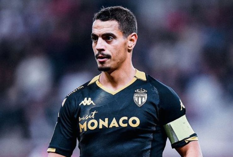 Wissam Ben Yedder in campo pronto a disputare il match con la sua squadra - fonte X - JMania.it