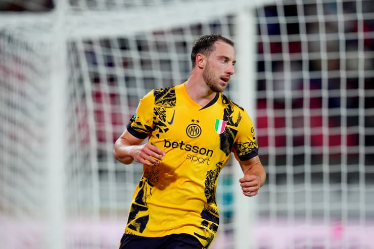 Carlos Augusto in campo con la maglia dell'Inter - Foto Lapresse - Jmania