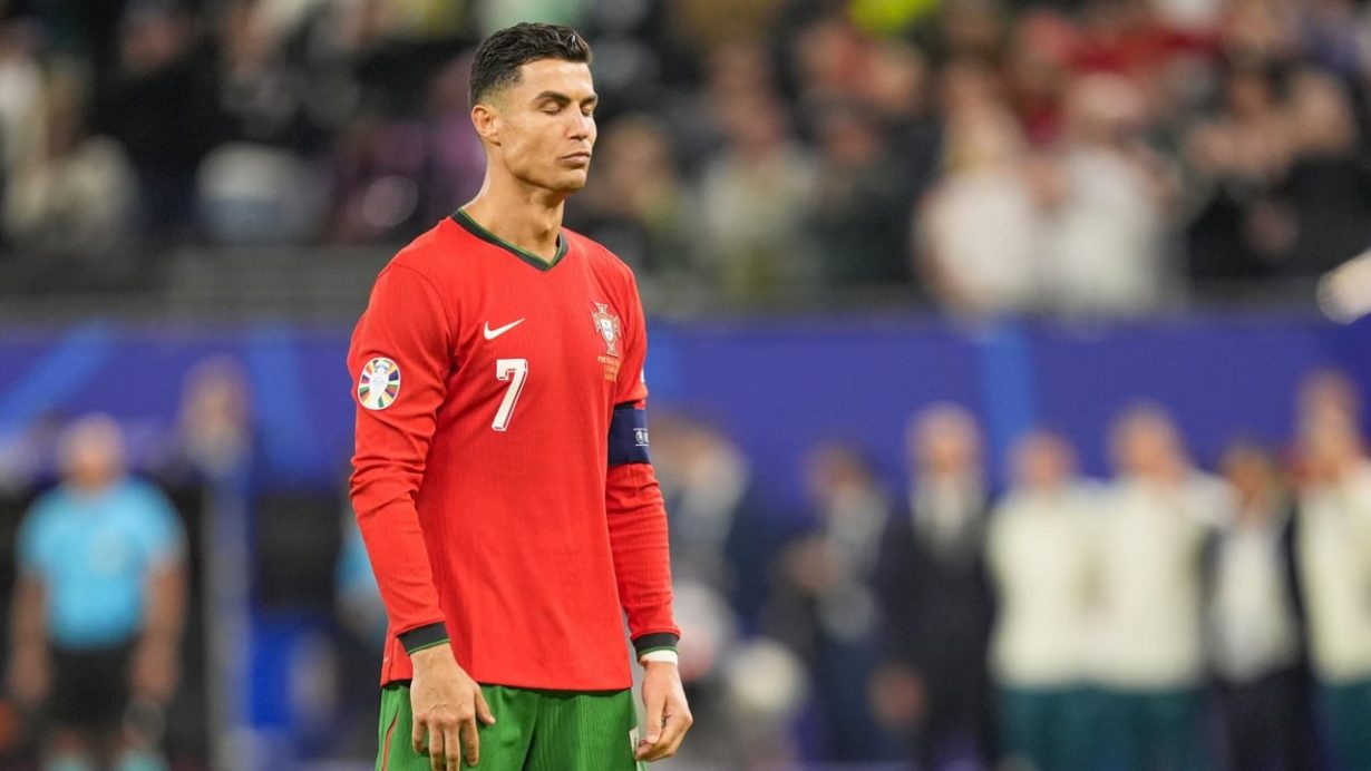 Cristiano Ronaldo in campo con la maglia del Portogallo - Foto Lapresse - Jmania.it