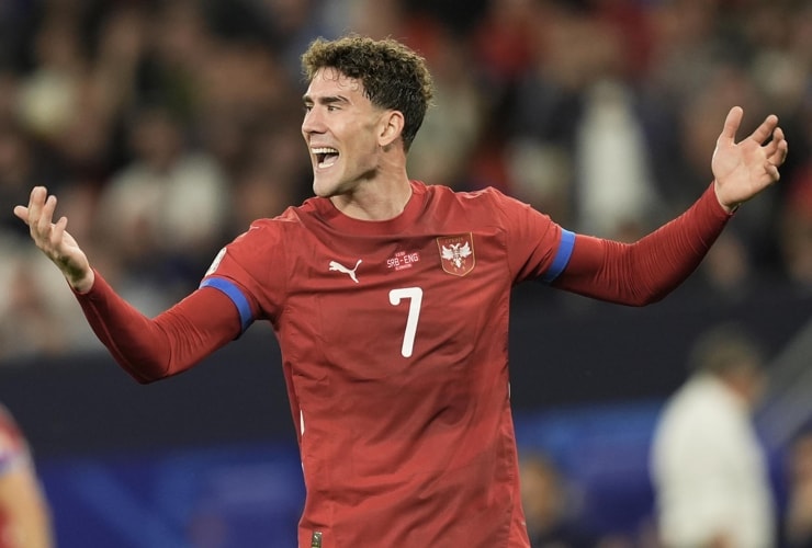 Dusan Vlahovic in campo con la maglia della Nazionale serba - Foto Lapresse - Jmania.it