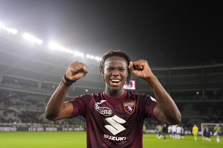 Njie festeggia il goal con la maglia del Torino - Foto Lapresse - Jmania