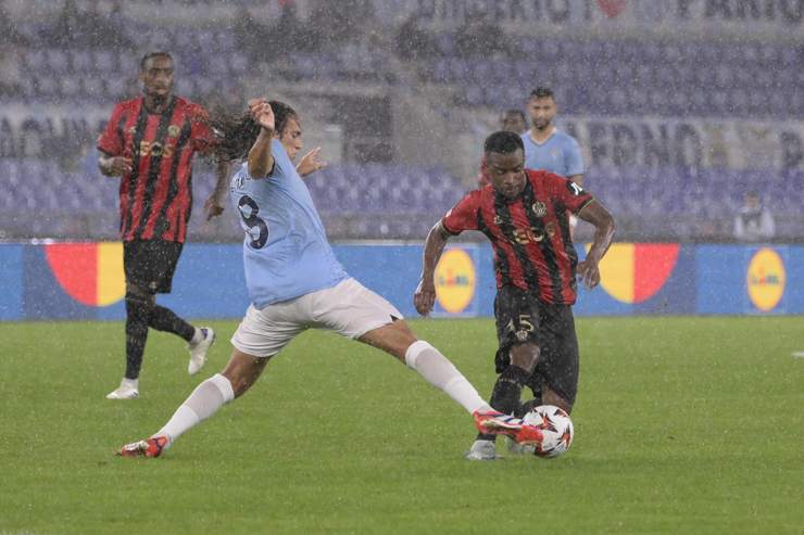 Moukoko in campo con la maglia del Nizza - Foto Lapresse - Jmania