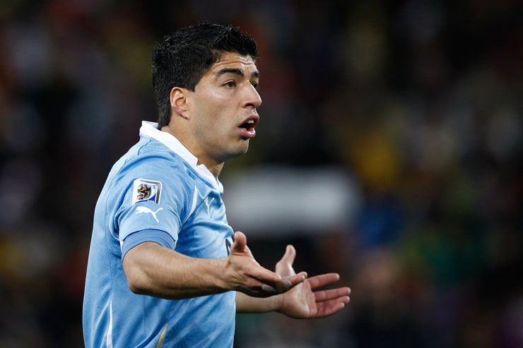 Luis Suarez in campo con la maglia dell'Uruguay - Foto Lapresse - Jmania