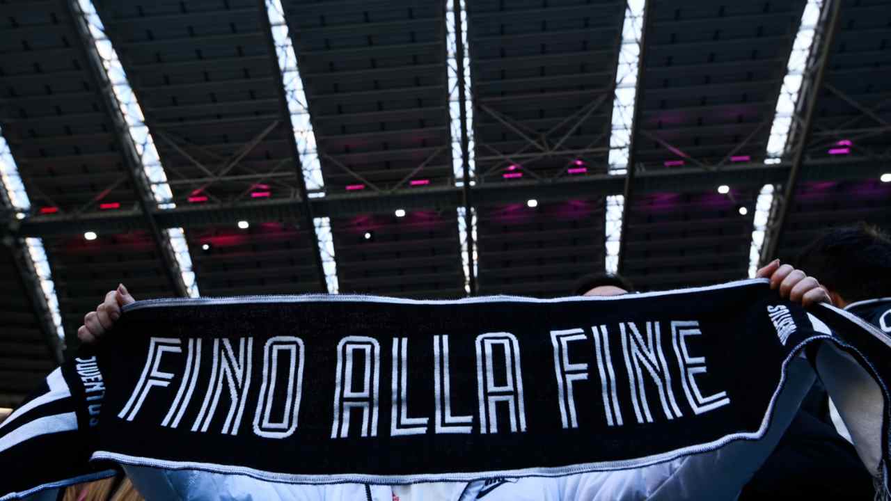 Striscione tifosi della Juventus 