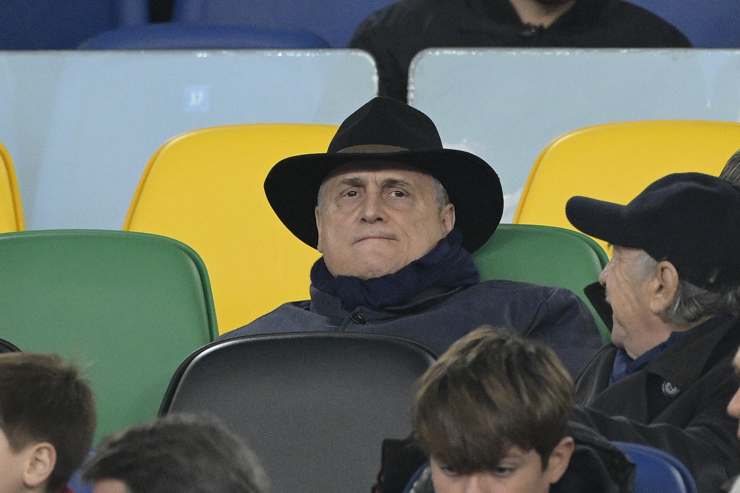 Claudio Lotito in tribuna - Foto Lapresse - Jmania