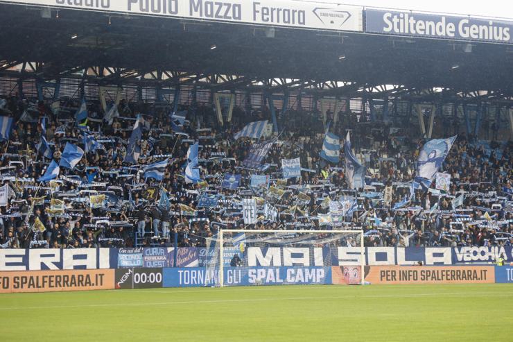 La curva dei tifosi della Spal - Foto Lapresse - Jmania